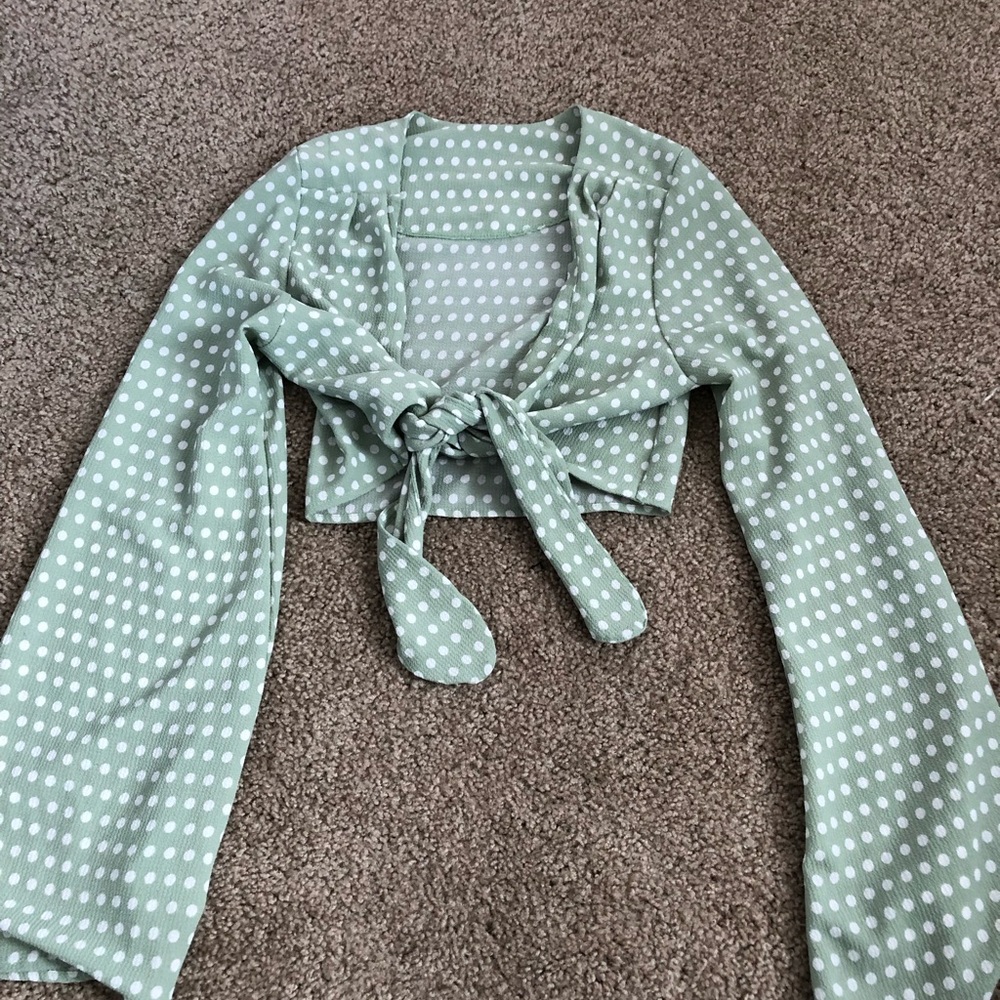 ELLEJAY daisy top